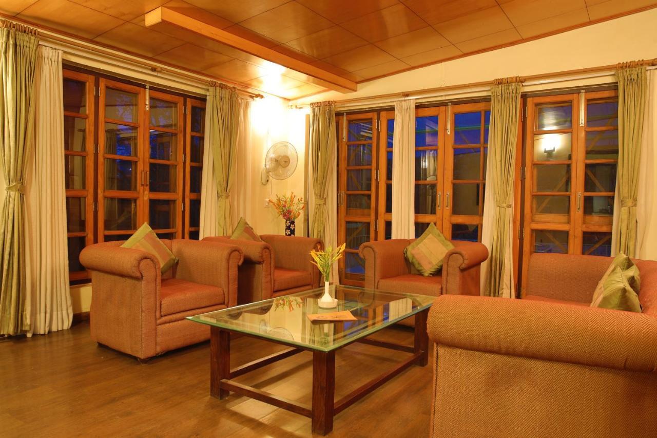 The Lake Resort Naukuchiatal Exteriör bild