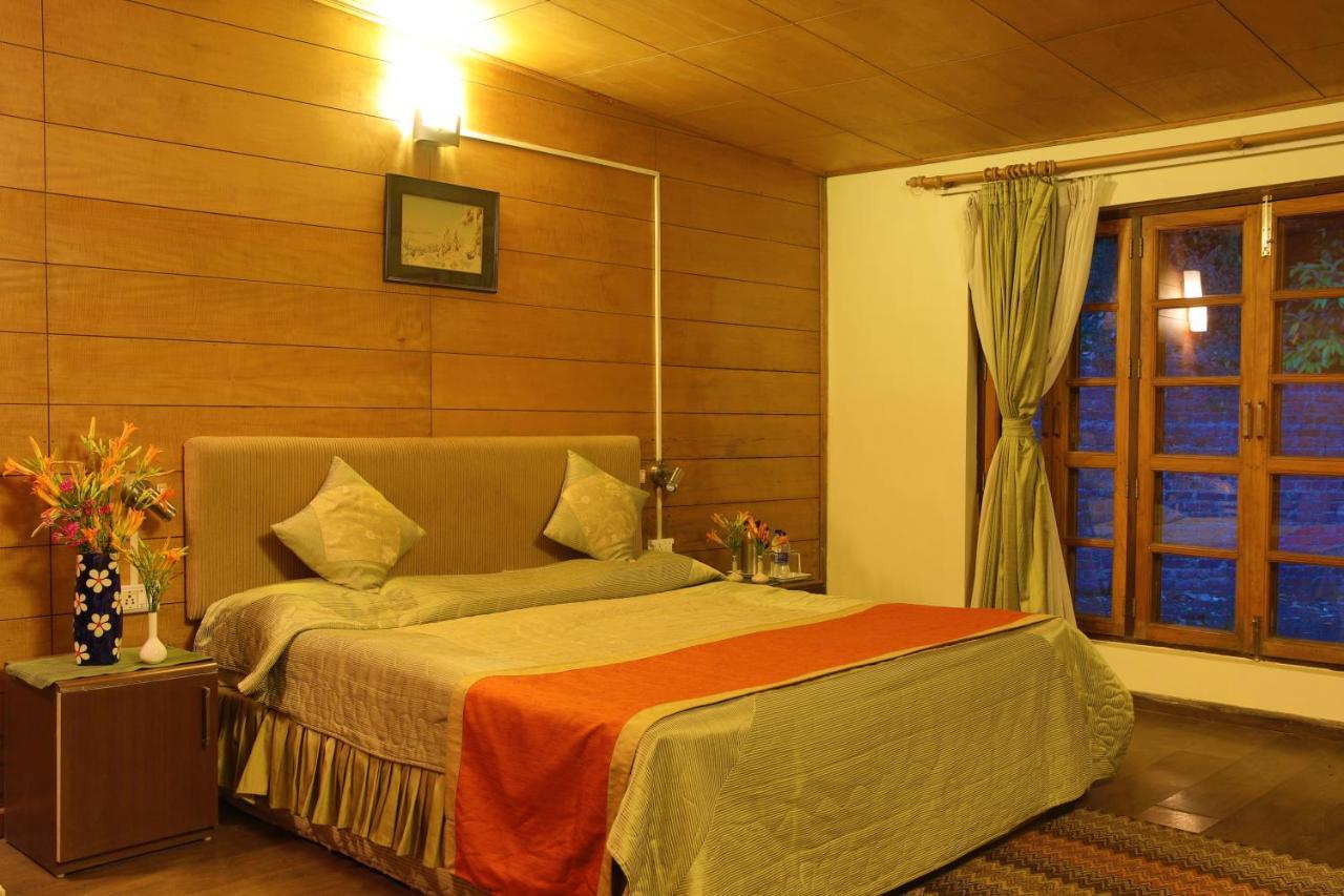 The Lake Resort Naukuchiatal Exteriör bild